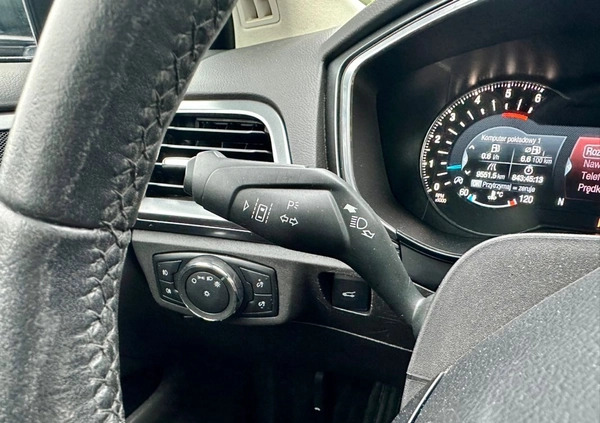 Ford Mondeo cena 52900 przebieg: 247650, rok produkcji 2018 z Nieszawa małe 407
